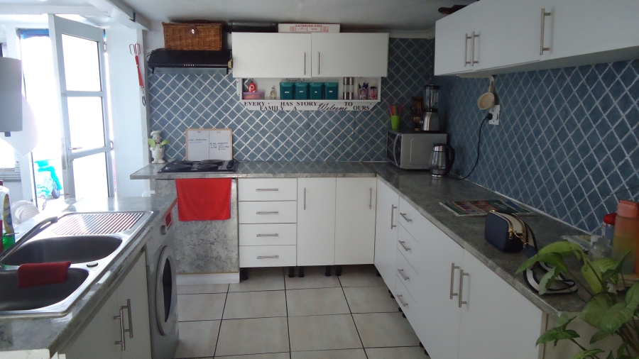 2 Bedroom Property for Sale in Pelican Park Western Cape